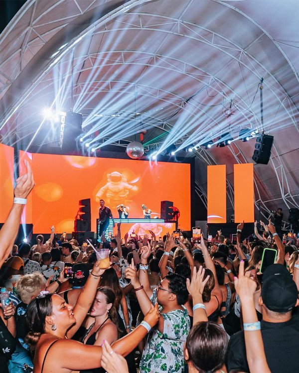 Whats On (32) | Café del Mar Bali